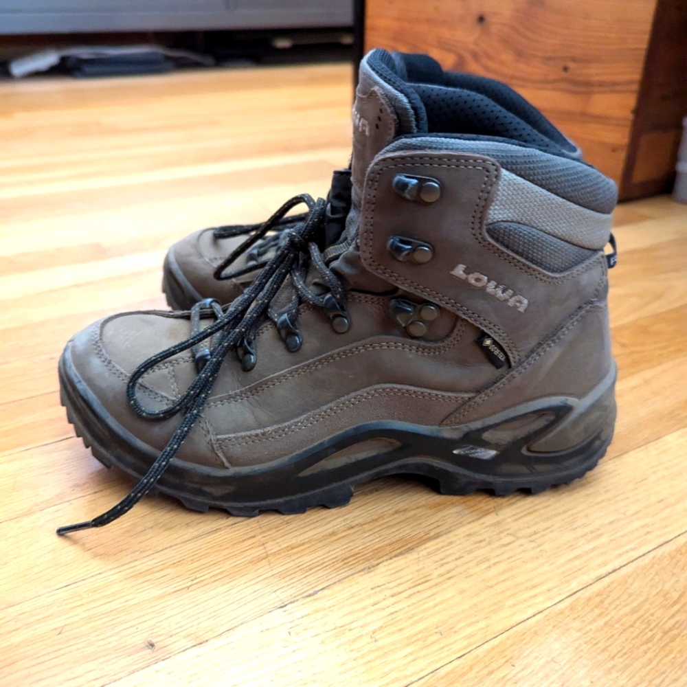 Women's Lowa Renegade GTX Hiking Boots